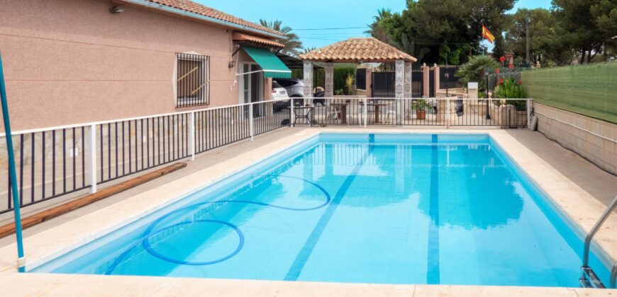 Casa de campo en Matola (Elche)
