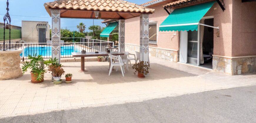 Casa de campo en Matola (Elche)