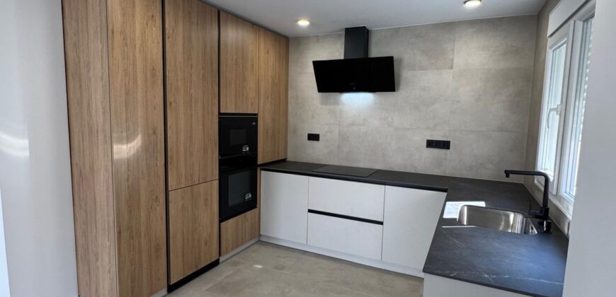 Chalet en Pueblo Acantilado (El Campello)