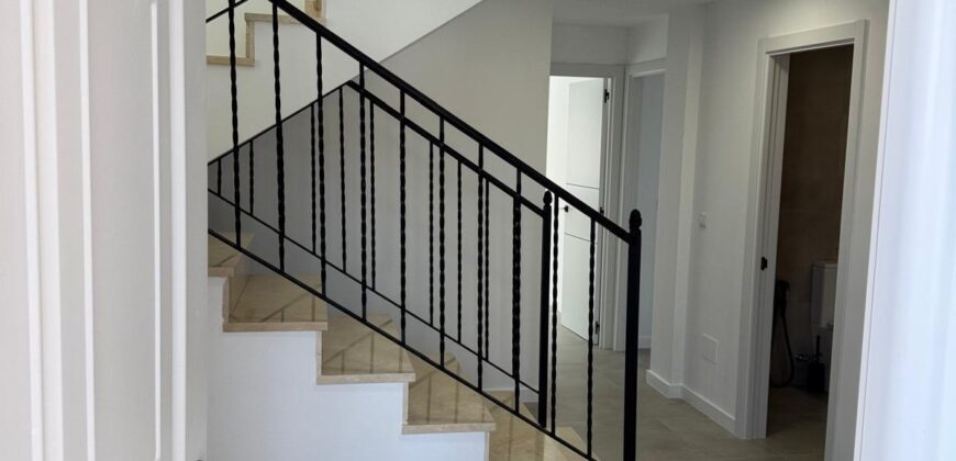 Chalet en Pueblo Acantilado (El Campello)