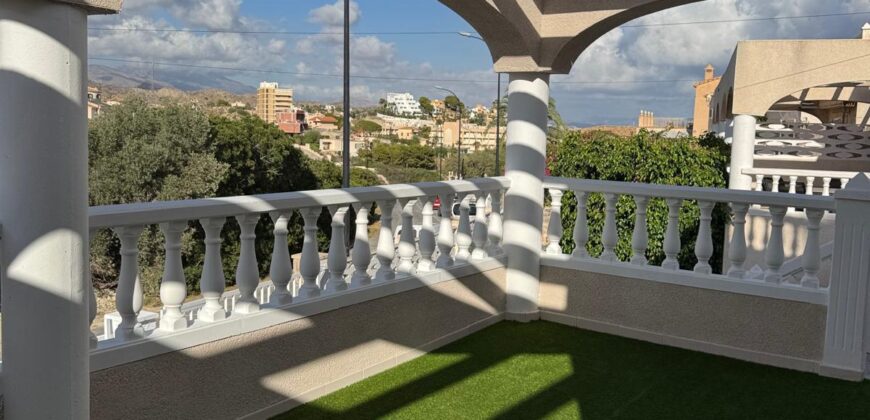 Chalet en Pueblo Acantilado (El Campello)