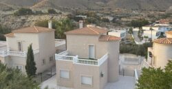 Chalet en Pueblo Acantilado (El Campello)