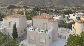Chalet en Pueblo Acantilado (El Campello)