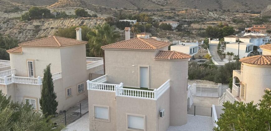 Chalet en Pueblo Acantilado (El Campello)